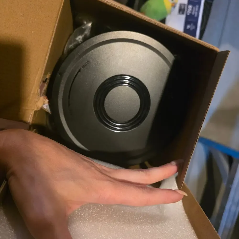 NIB (just damaged box) PetUltra Automatic Pet Feeder